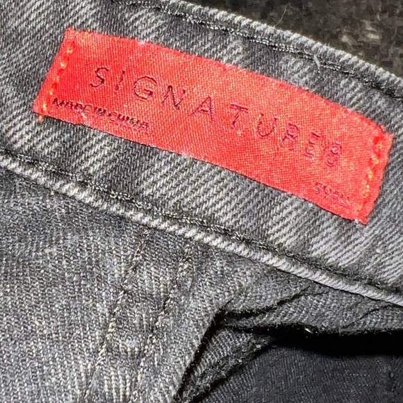 SIGNATURE8 Women’s Black Distressed Raw Hem Denim Mini Skirt Size S - Picture 3 of 3